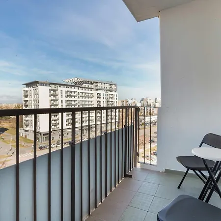 Spacious Burzynskiego In With Parking By Renters Gdansk