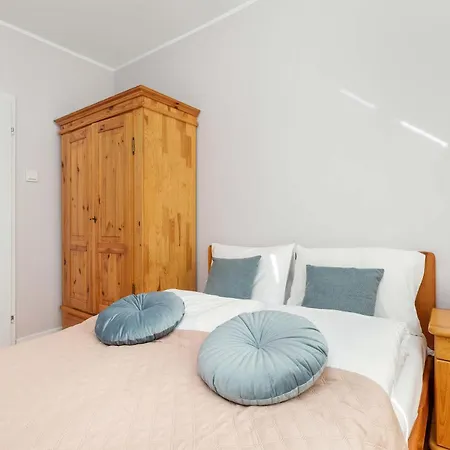 Spacious Burzynskiego In With Parking By Renters شقة *