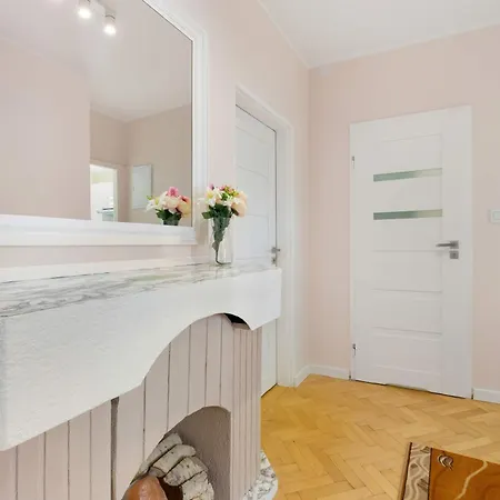 Apartment Spacious Burzynskiego In With Parking By Renters *